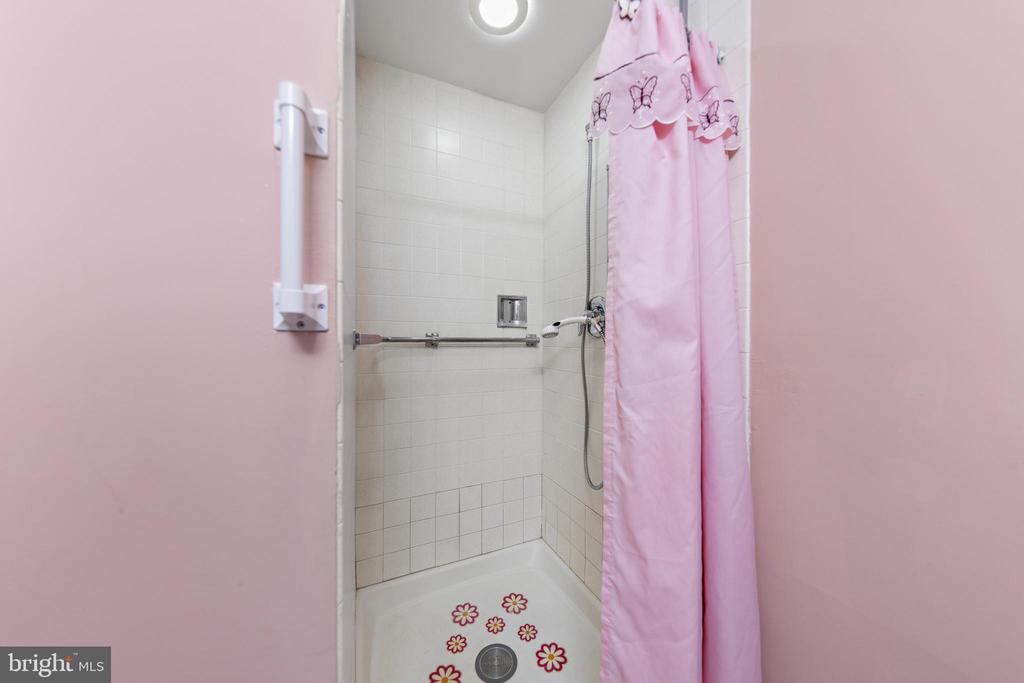 420 NEWPORT WAY Unit: 420A