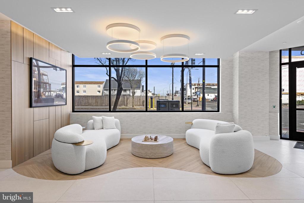 401 BOULEVARD BOULEVARD Unit: 405