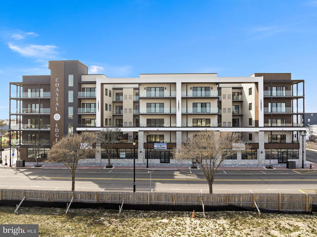 401 BOULEVARD BOULEVARD Unit: 405