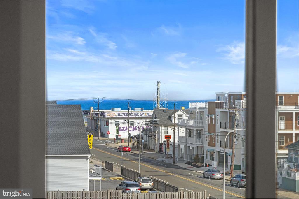 401 BOULEVARD BOULEVARD Unit: 405