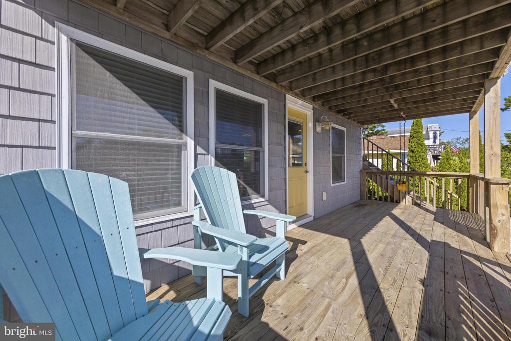 21 E 9 STREET
