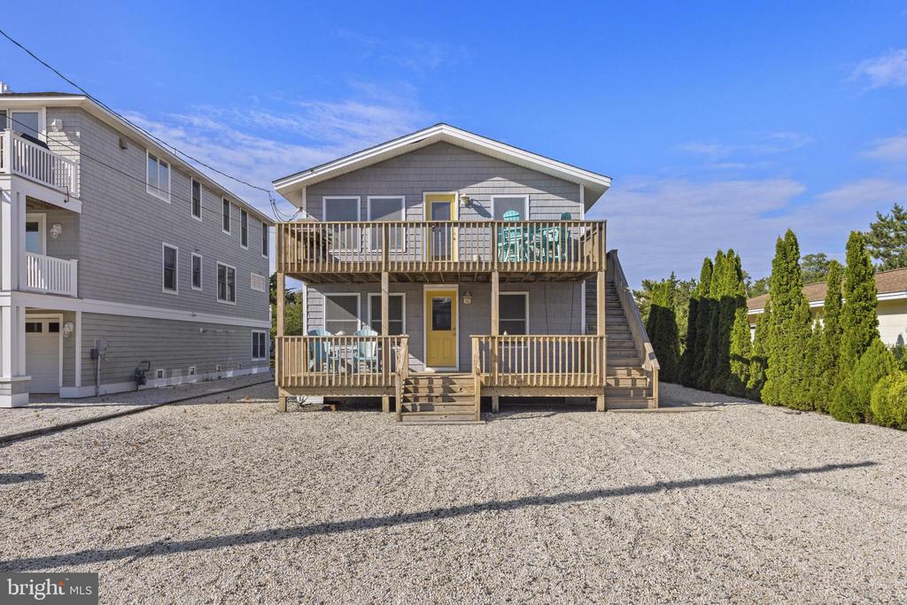21 E 9 STREET