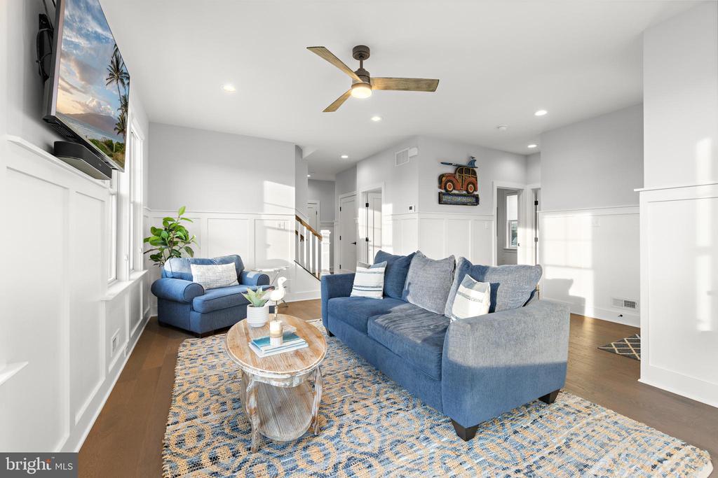 1 E 22ND STREET