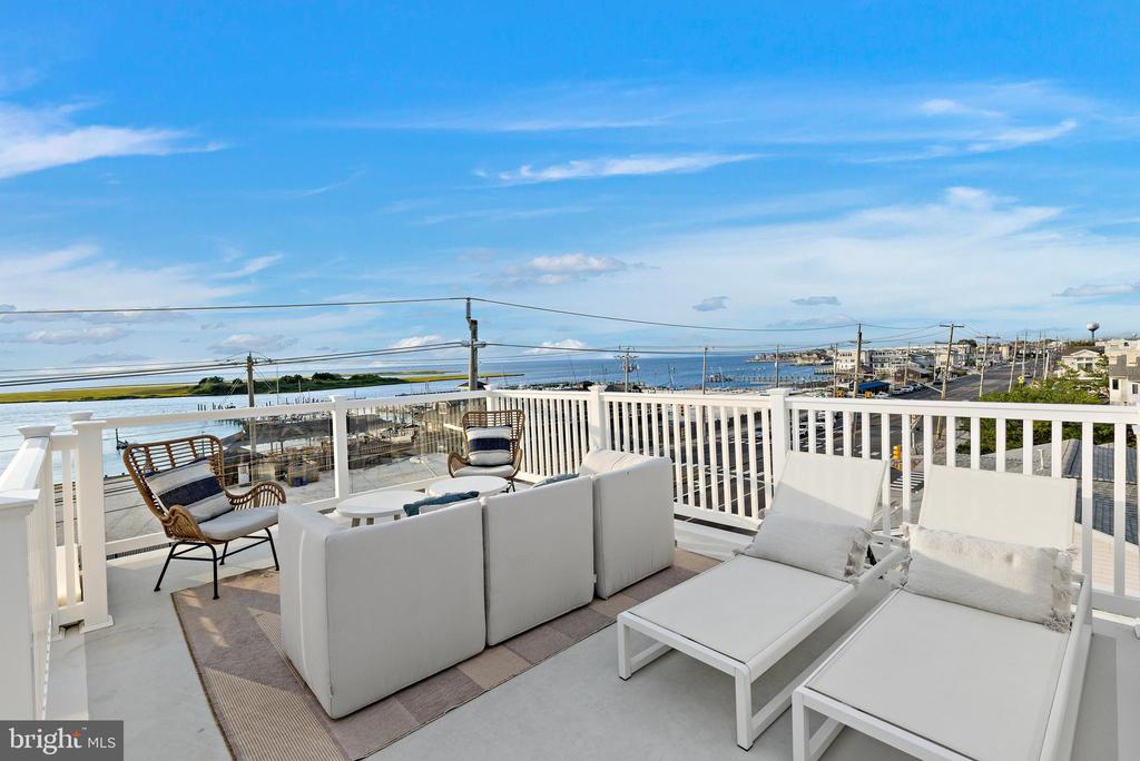1 E 22ND STREET