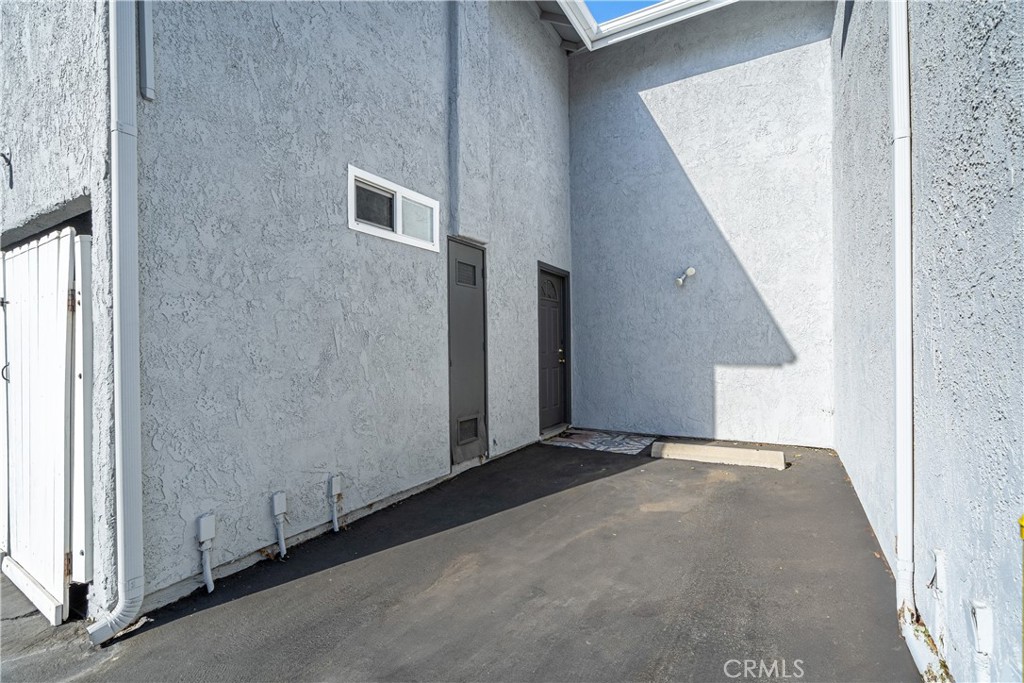 19792 Bromley Lane 3