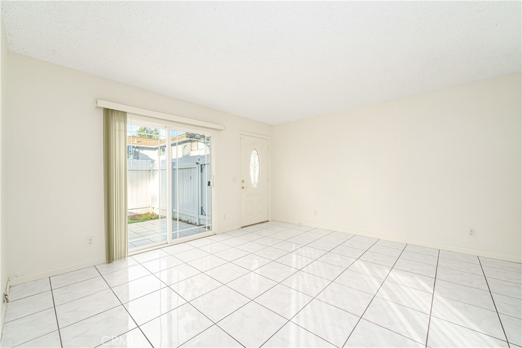 19792 Bromley Lane 3