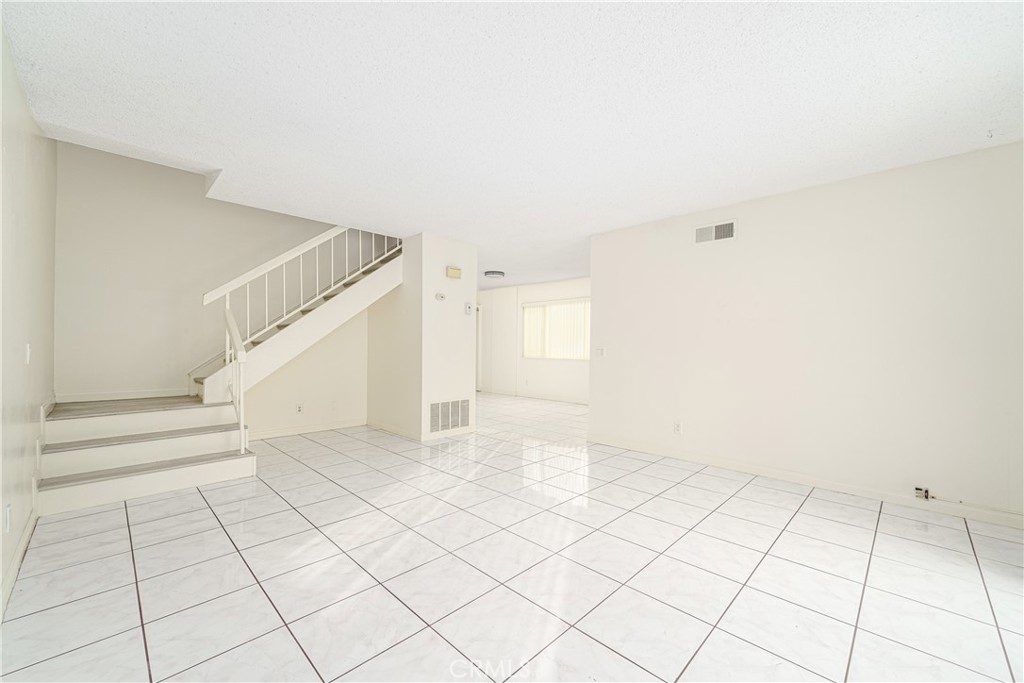 19792 Bromley Lane 3