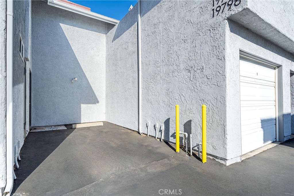 19792 Bromley Lane 3