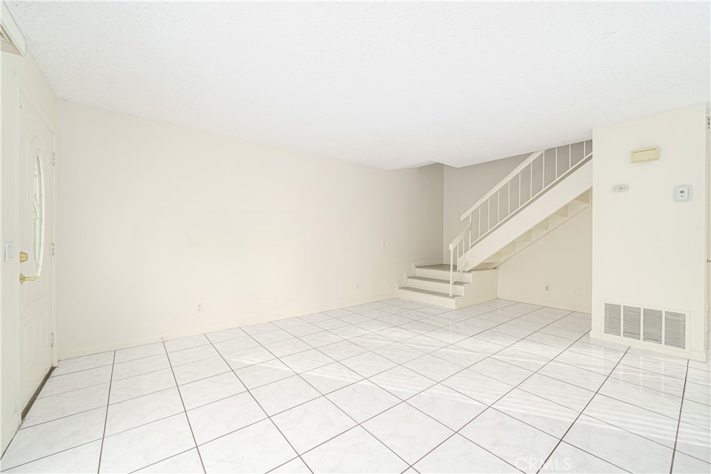 19792 Bromley Lane 3