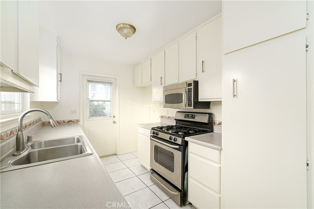 19792 Bromley Lane 3