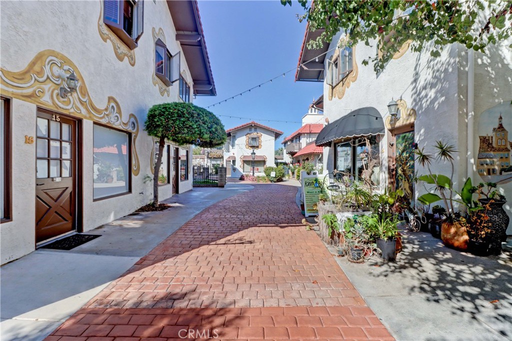 7561 Center Avenue Unit: 6