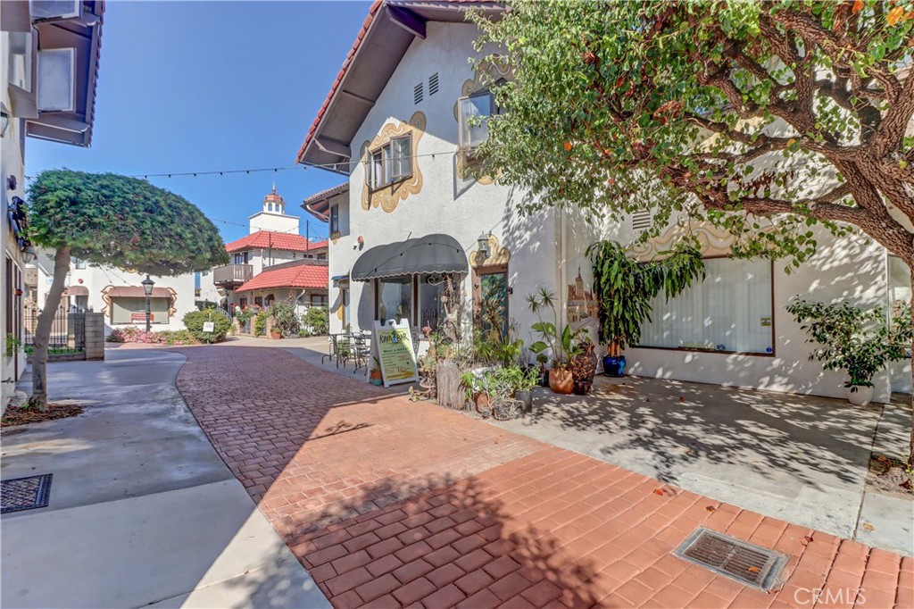 7561 Center Avenue Unit: 6