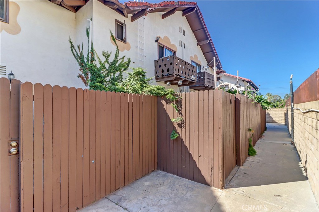 7561 Center Avenue Unit: 6