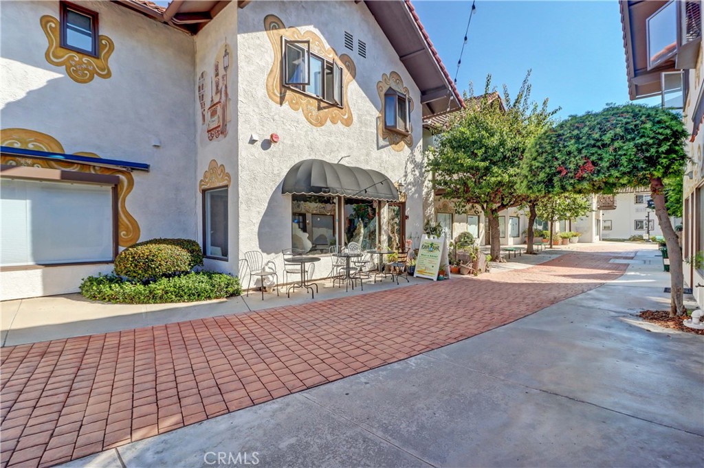 7561 Center Avenue Unit: 6