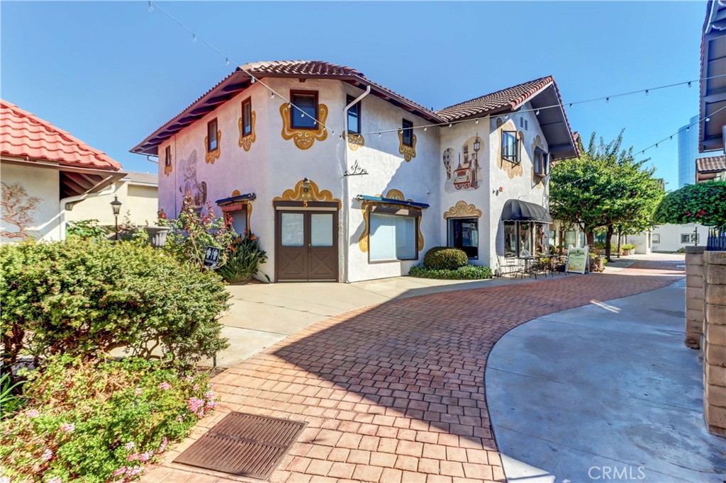 7561 Center Avenue Unit: 6