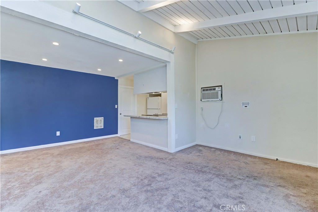 1010 W Macarthur Boulevard 68