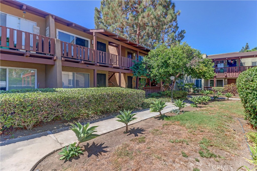 1010 W Macarthur Boulevard 68