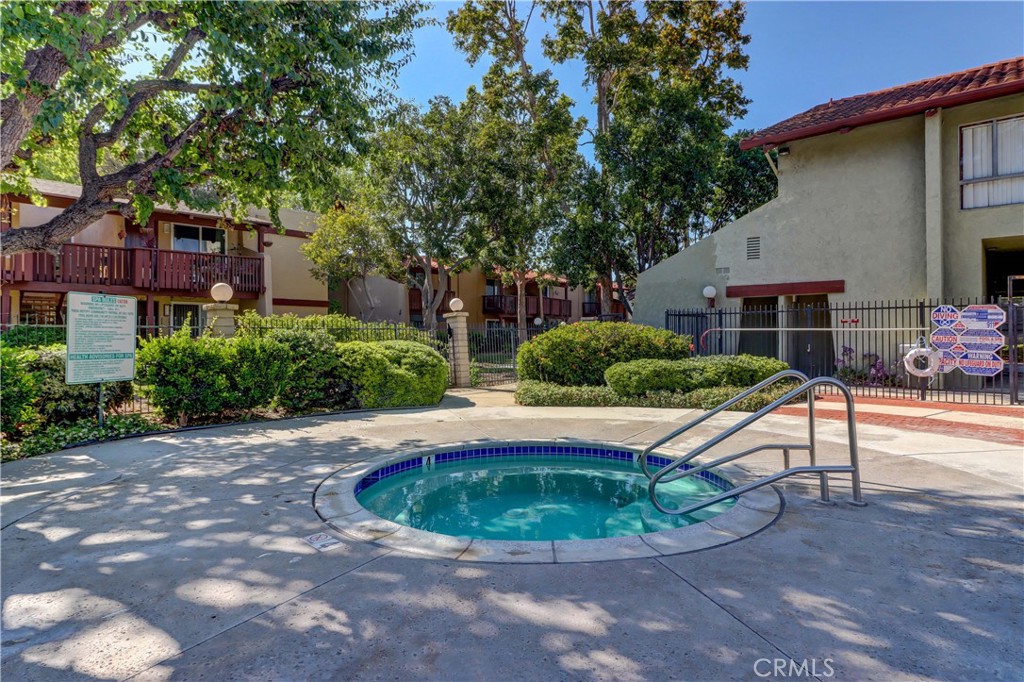 1010 W Macarthur Boulevard 68