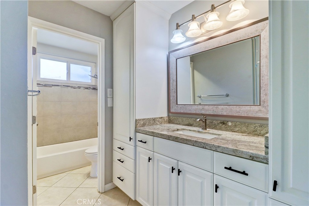 1010 W Macarthur Boulevard 68