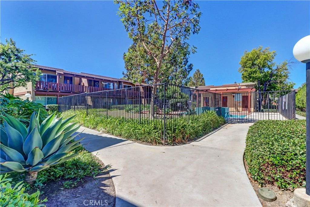 1010 W Macarthur Boulevard 68