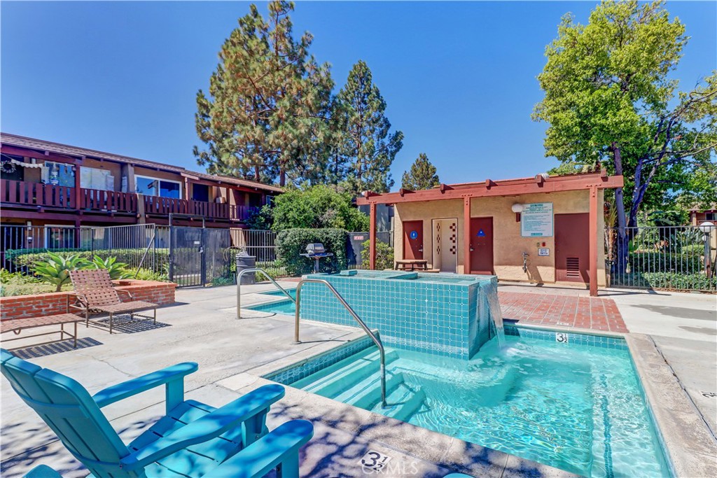 1010 W Macarthur Boulevard 68