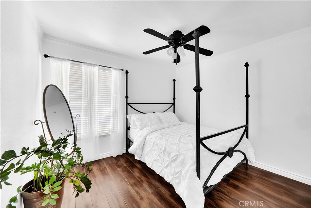 1543 E Tam Oshanter Street