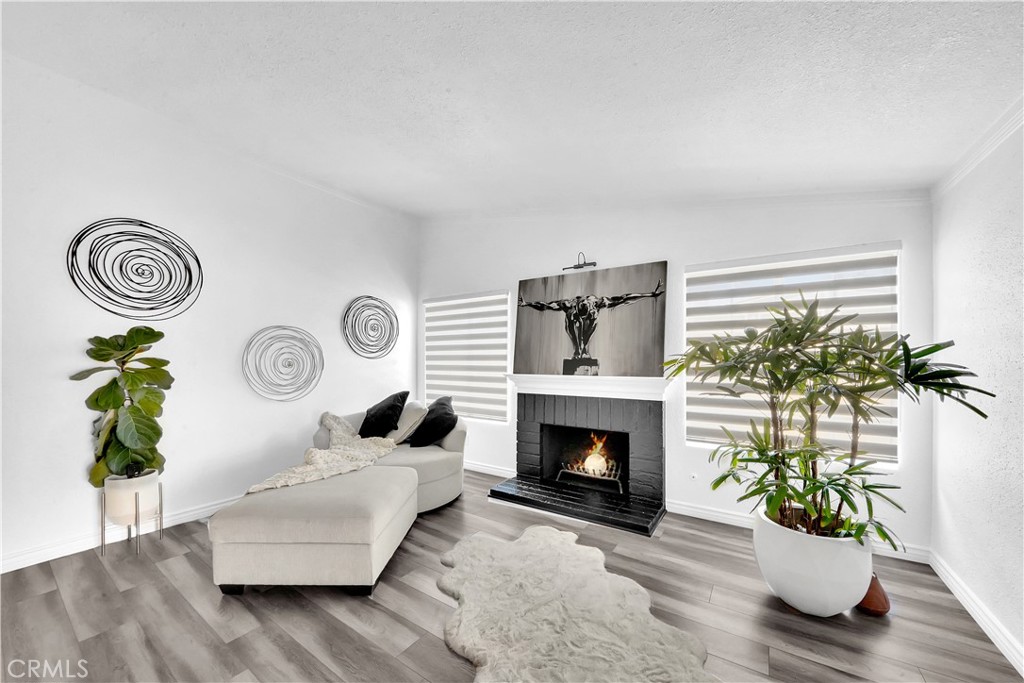 1543 E Tam Oshanter Street