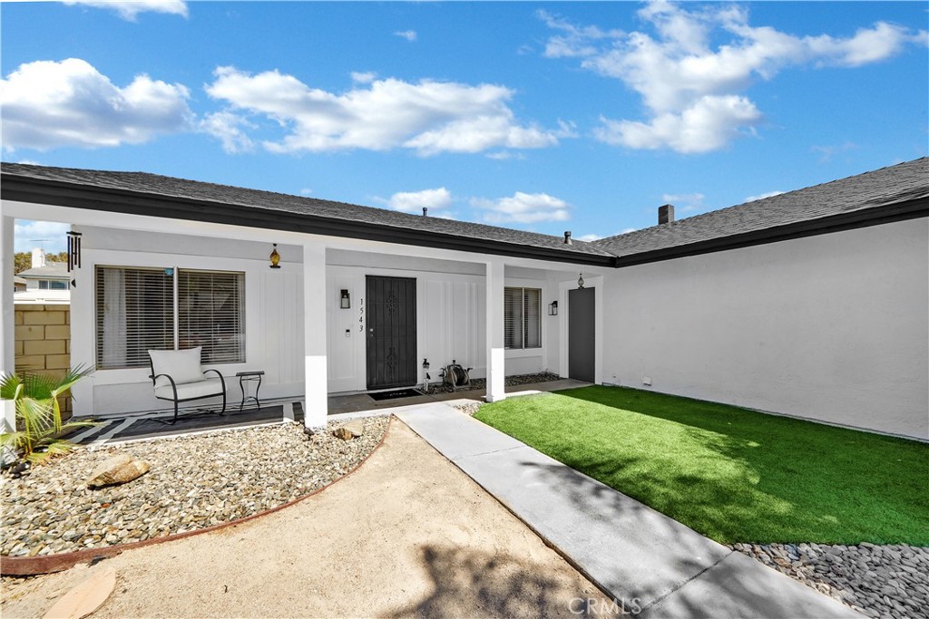 1543 E Tam Oshanter Street