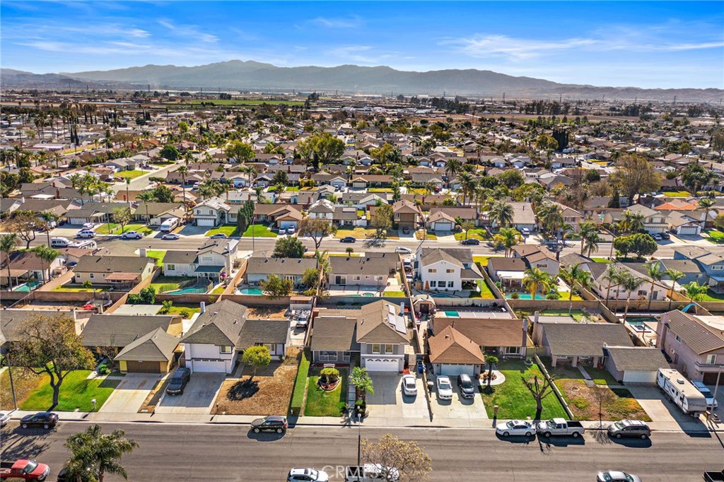 1562 E Bermuda Dunes Street