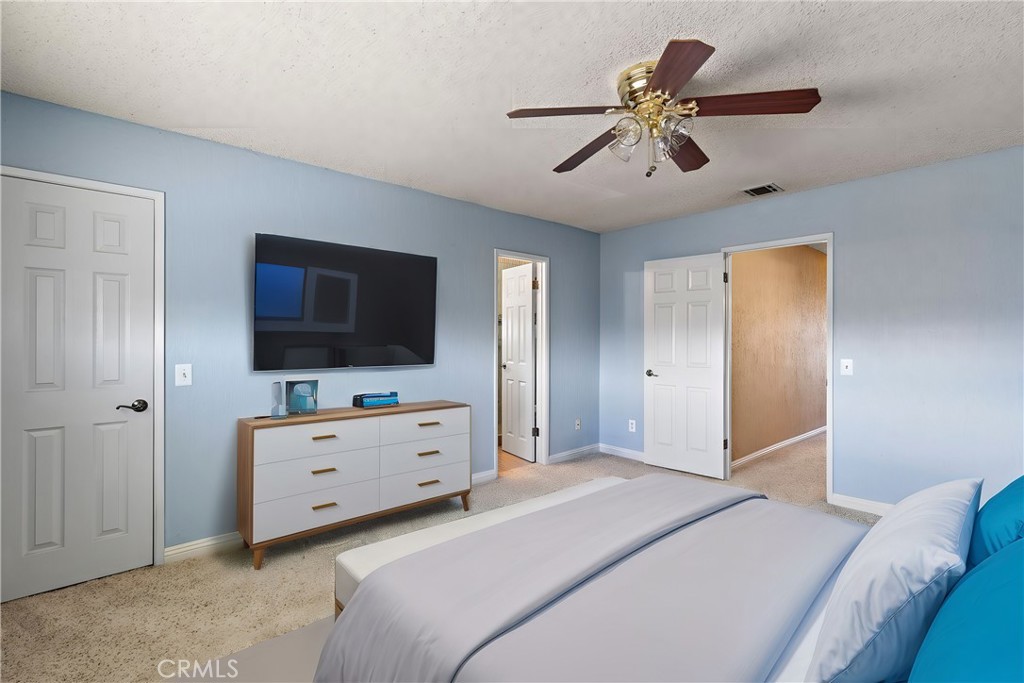 1562 E Bermuda Dunes Street