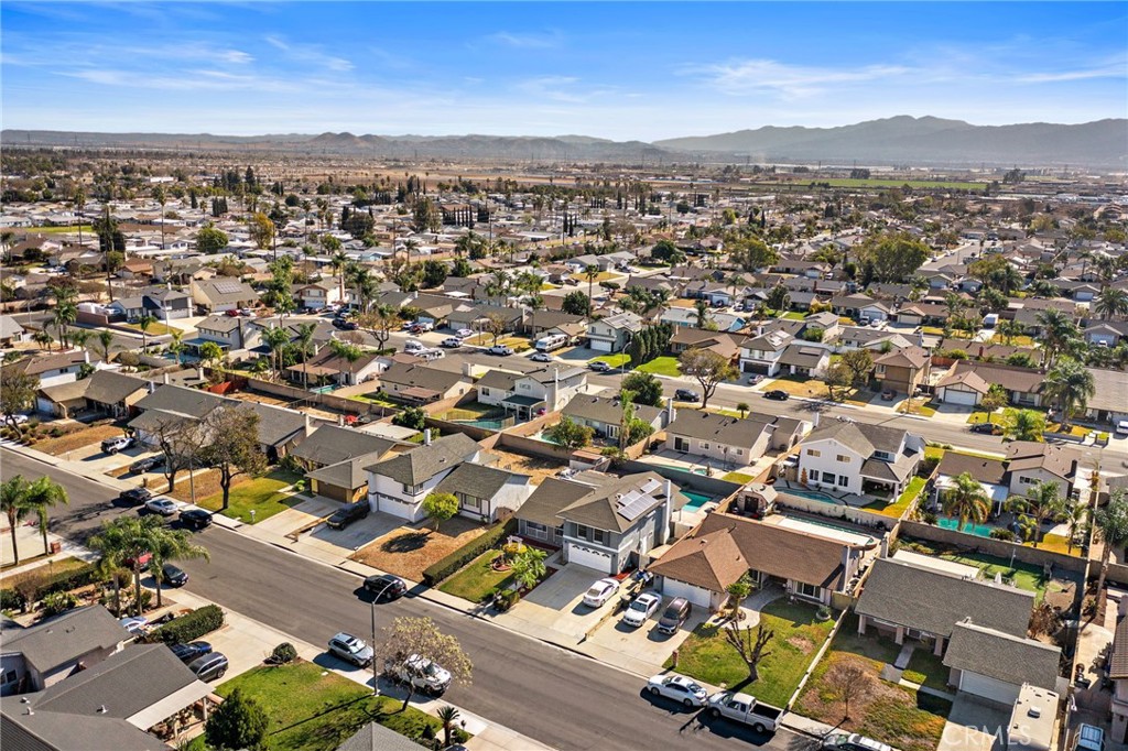 1562 E Bermuda Dunes Street