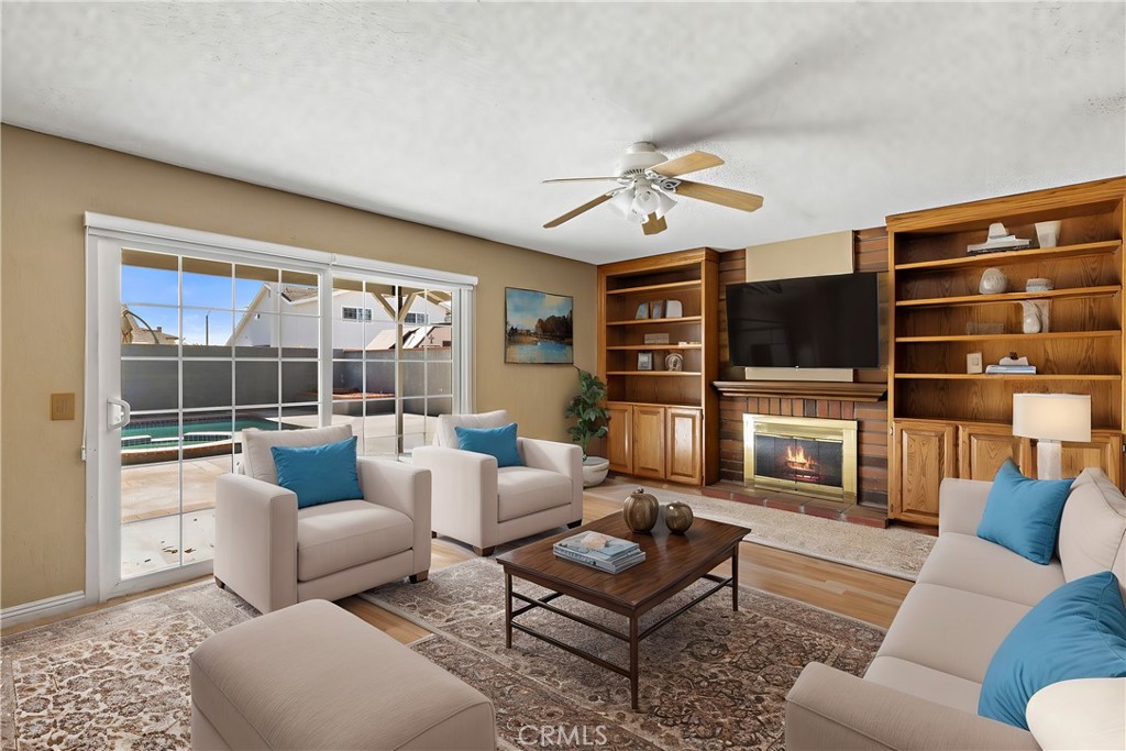 1562 E Bermuda Dunes Street