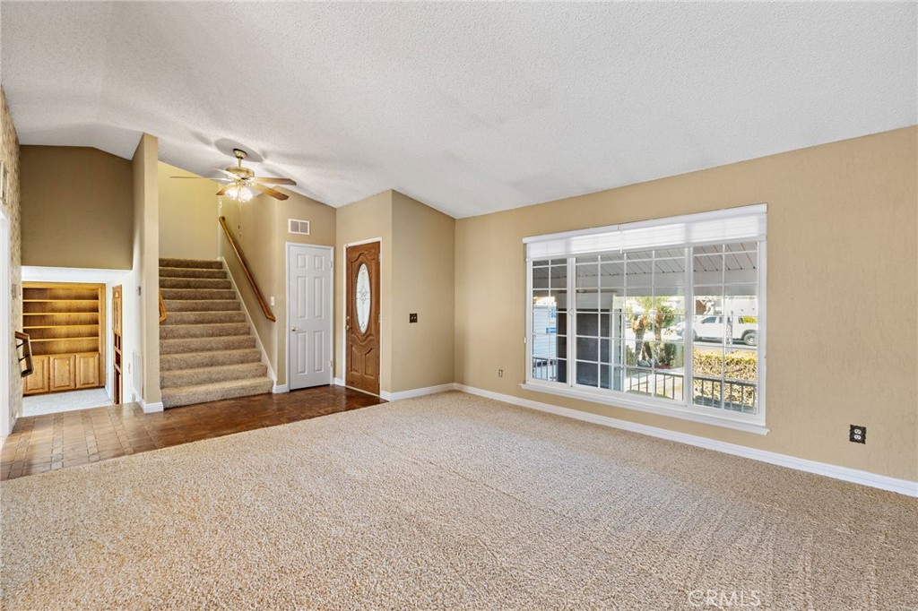 1562 E Bermuda Dunes Street