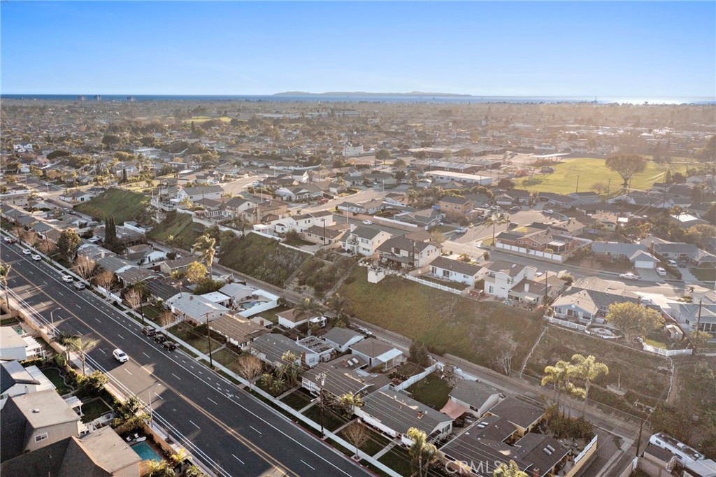 19101 Newland Street