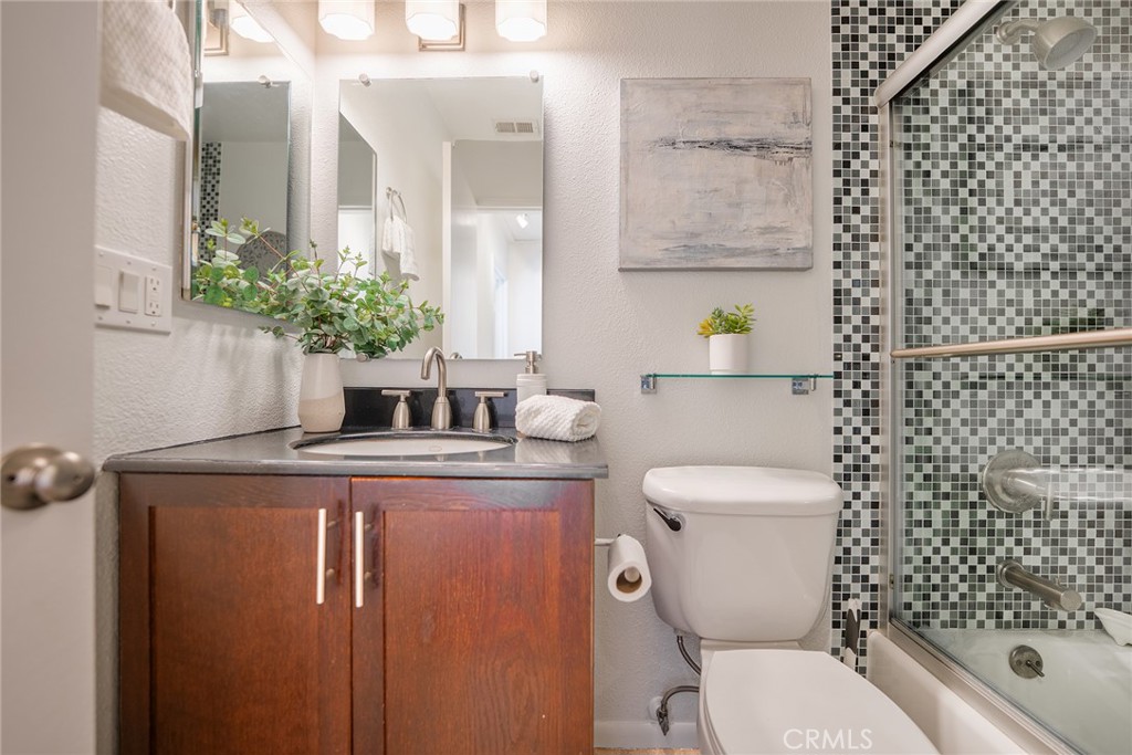 393 S Via El Modena 5