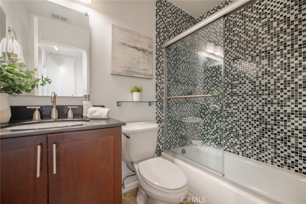 393 S Via El Modena 5