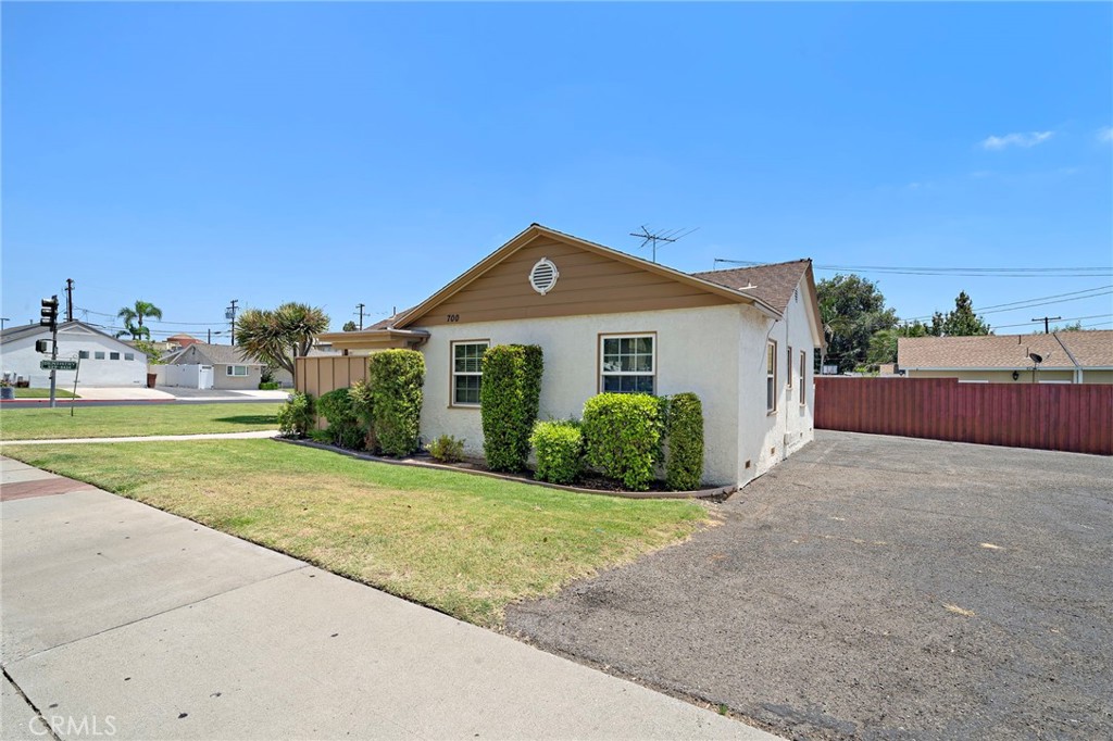 700 S Brea Boulevard