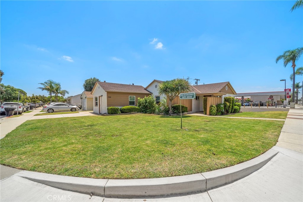 700 S Brea Boulevard