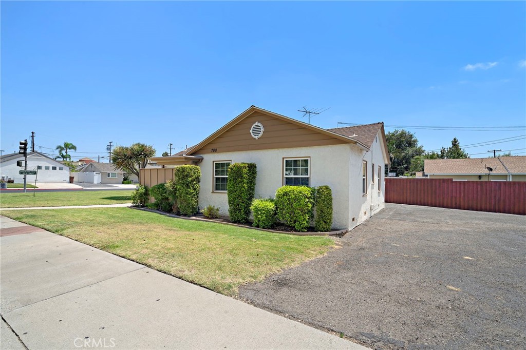 700 S Brea Boulevard