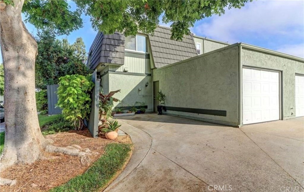 1644 Iowa Street A