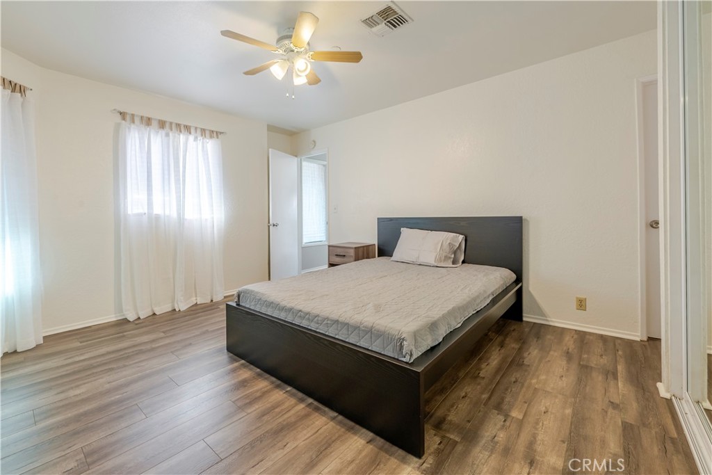 7561 Center 4