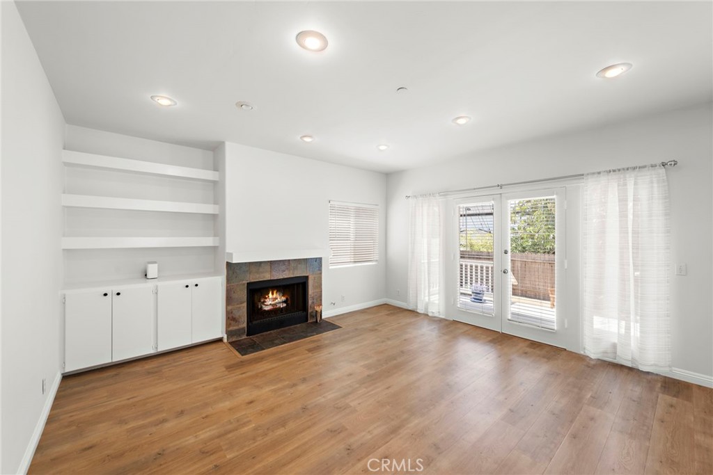 118 W Avenida Santiago