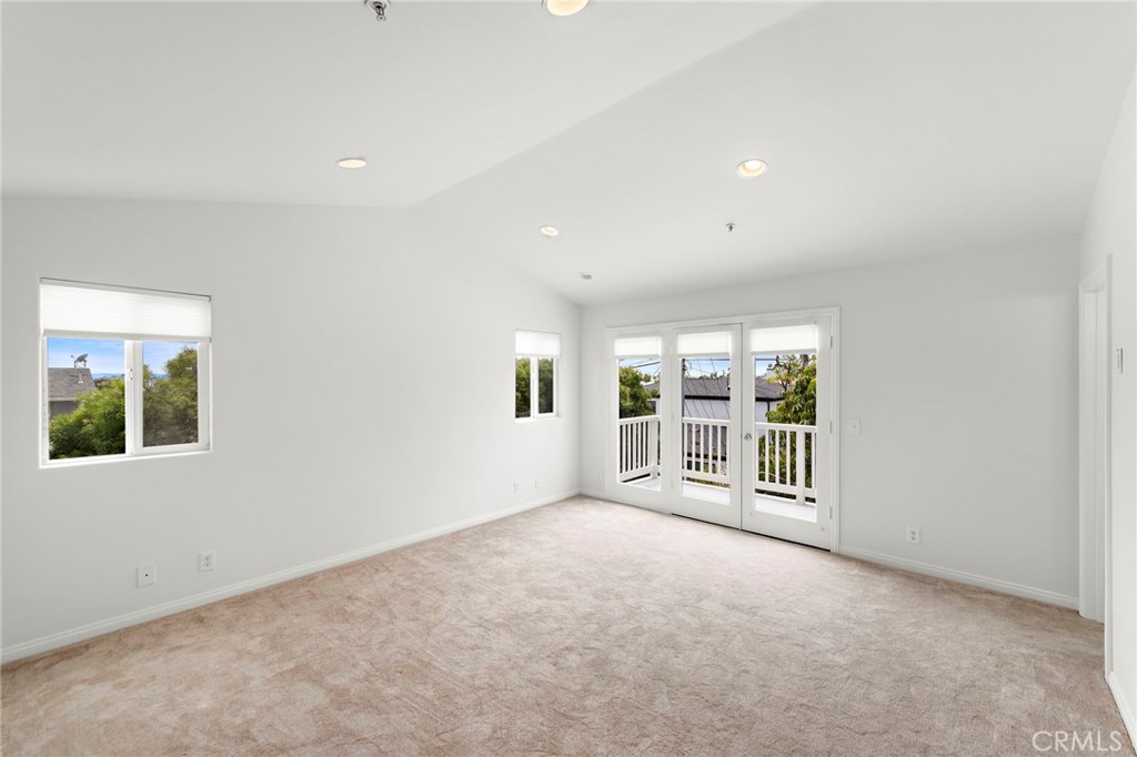 118 W Avenida Santiago