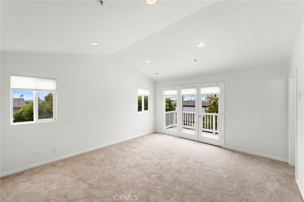 118 W Avenida Santiago