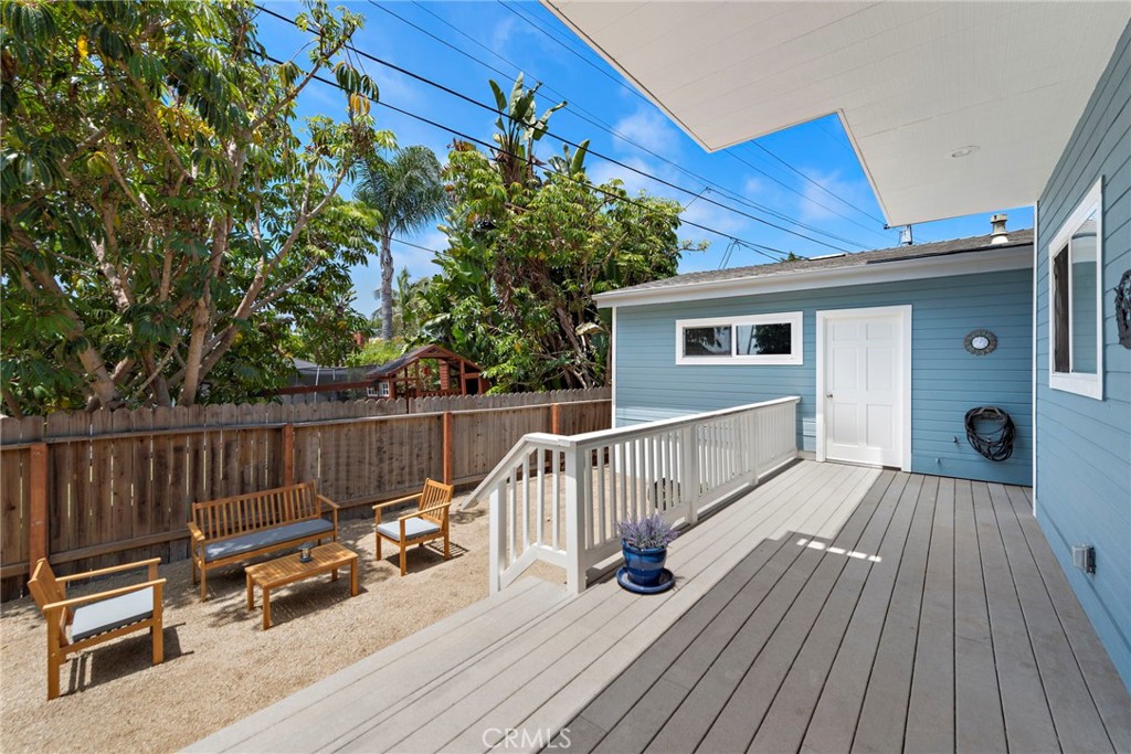 118 W Avenida Santiago