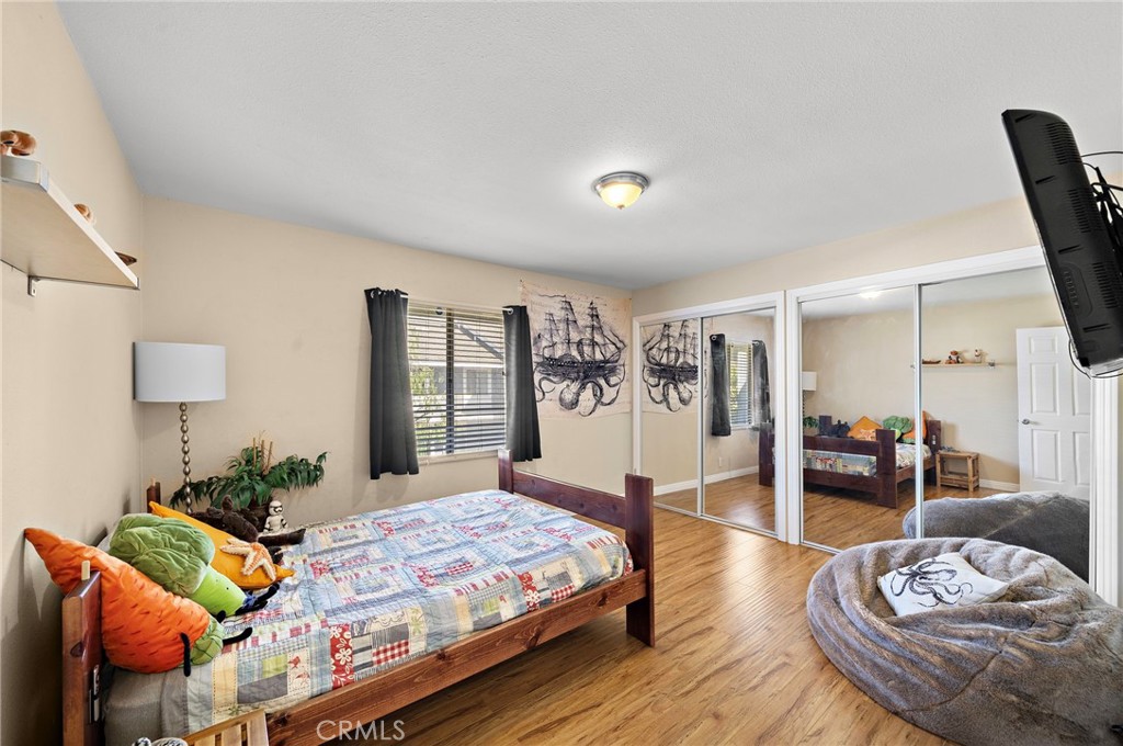 2404 Niagara