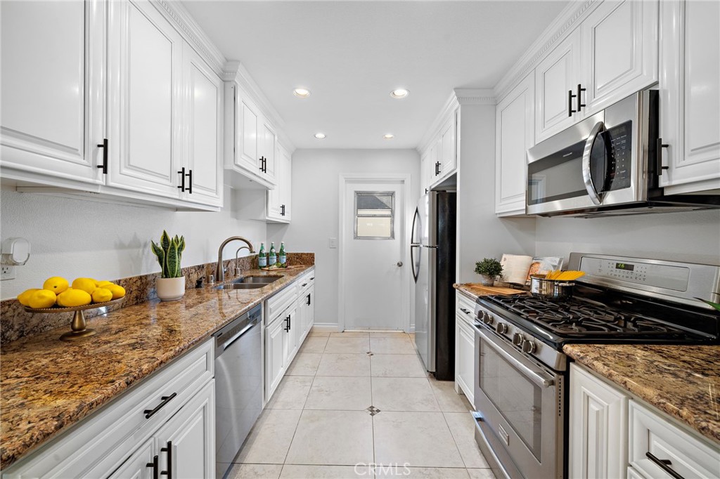 2338 Bunker Hill