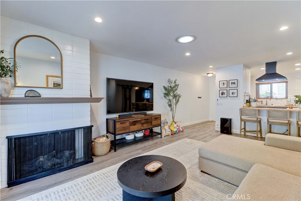 2400 Elden Avenue 21
