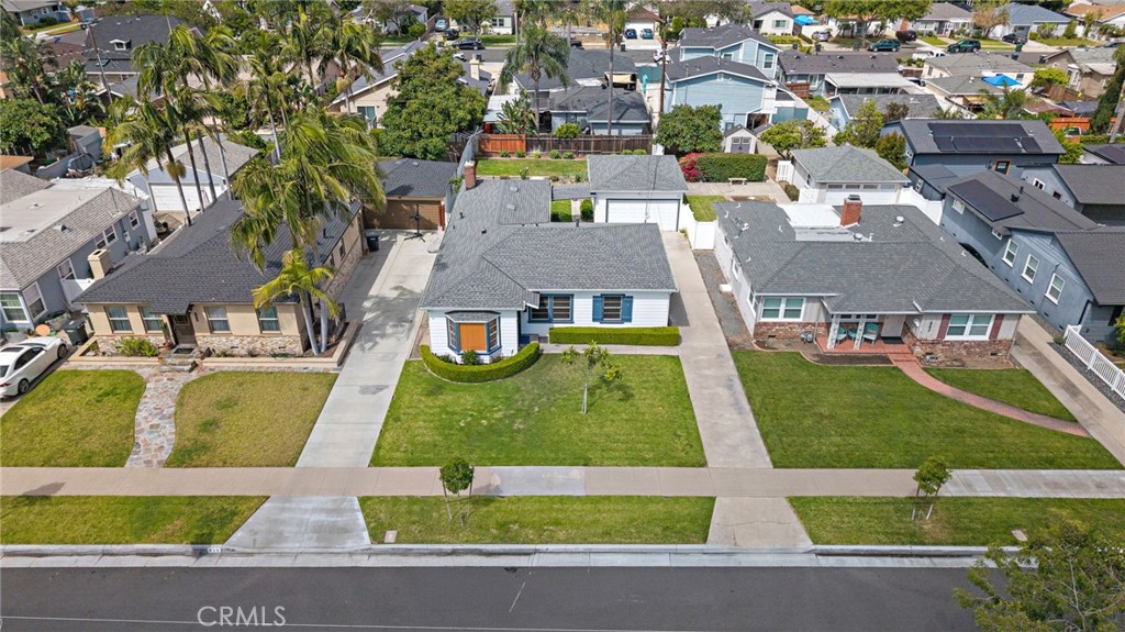834 N Grand Street