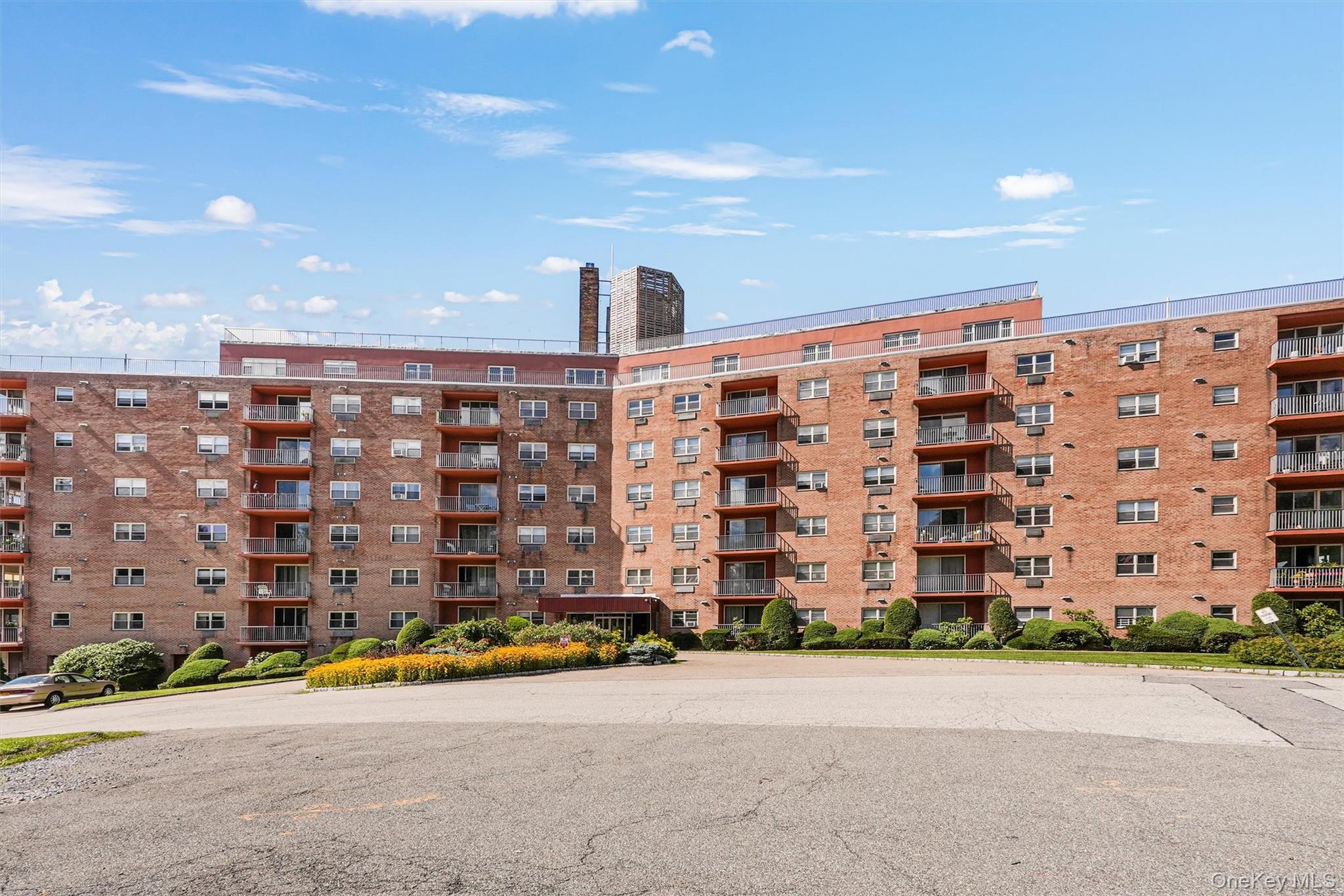 1 Lakeview Drive Unit: 1P